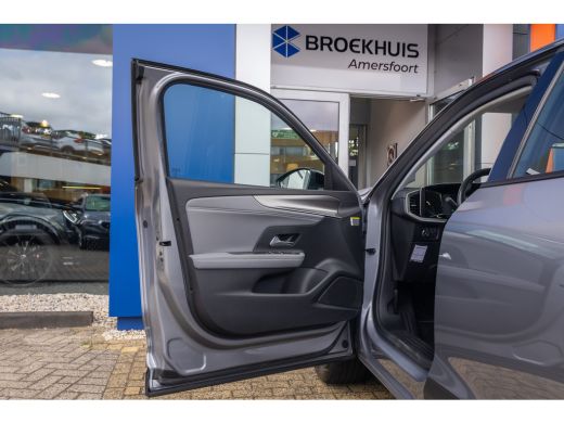 Opel Mokka-e Level 3 50 kWh | Soh 100%! | Camera | Cruise control | Apple Carplay/Android Auto | Digitaal dash... ActivLease financial lease