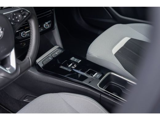 Opel Mokka-e Level 3 50 kWh | Soh 100%! | Camera | Cruise control | Apple Carplay/Android Auto | Digitaal dash... ActivLease financial lease