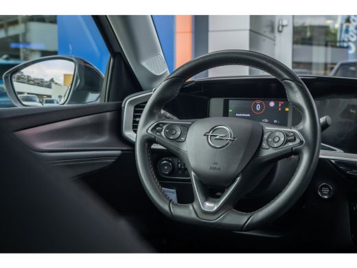 Opel Mokka-e Level 3 50 kWh | Soh 100%! | Camera | Cruise control | Apple Carplay/Android Auto | Digitaal dash... ActivLease financial lease