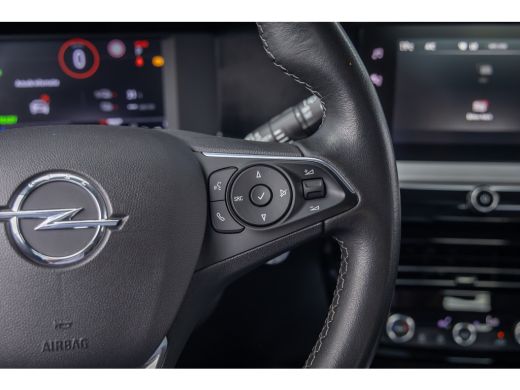 Opel Mokka-e Level 3 50 kWh | Soh 100%! | Camera | Cruise control | Apple Carplay/Android Auto | Digitaal dash... ActivLease financial lease