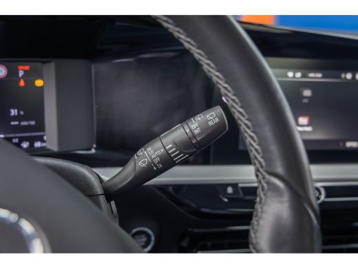 Opel Mokka-e Level 3 50 kWh | Soh 100%! | Camera | Cruise control | Apple Carplay/Android Auto | Digitaal dash... ActivLease financial lease