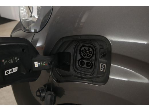 Opel Vivaro-e Peugeot E-Expert 75 kWh L2H1 | Snelladen | SOH 89% | Airco | Cruise | Carplay | Parkeersens. ActivLease financial lease