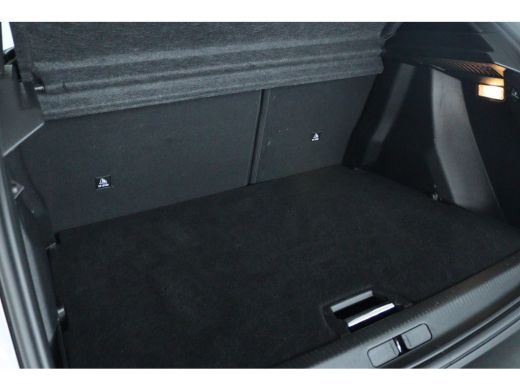 Peugeot 2008 1.2 PureTech 100 Allure | Adapt. Cruise | 360 Camera | Navi | Carplay | Keyless | 17 Inch | LED |... ActivLease financial lease