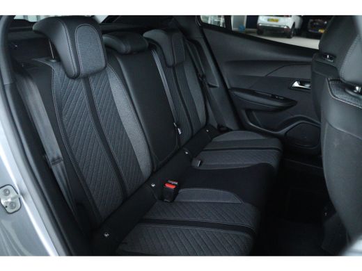 Peugeot 2008 1.2 PureTech 100 Allure | Adapt. Cruise | 360 Camera | Navi | Carplay | Keyless | 17 Inch | LED |... ActivLease financial lease