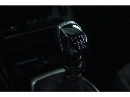 Peugeot 2008 1.2 PureTech 100 Allure | Adapt. Cruise | 360 Camera | Navi | Carplay | Keyless | 17 Inch | LED |... ActivLease financial lease