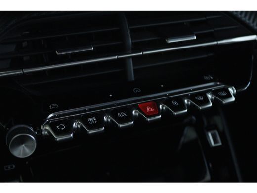 Peugeot 2008 1.2 PureTech 100 Allure | Adapt. Cruise | 360 Camera | Navi | Carplay | Keyless | 17 Inch | LED |... ActivLease financial lease