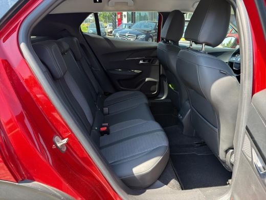 Peugeot 2008 1.2 PureTech 130pk EAT8 Allure Pack | Automaat | Navigatie | Camera | Trekhaak | Apple carplay | ... ActivLease financial lease