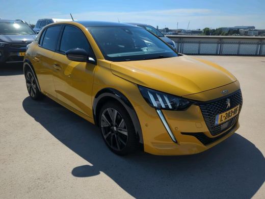 Peugeot 208 1.2 PureTech 130pk EAT8 GT Pack | Automaat | Navigatie | Camera | Alcantara | Stoelverwarming | F... ActivLease financial lease