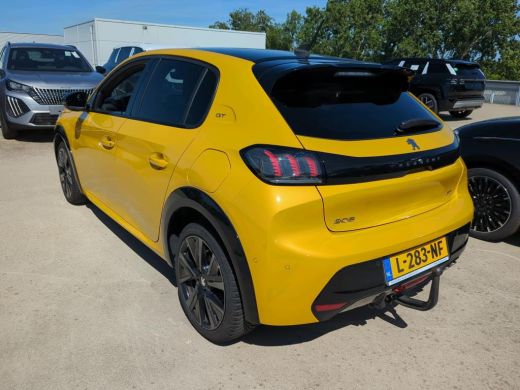 Peugeot 208 1.2 PureTech 130pk EAT8 GT Pack | Automaat | Navigatie | Camera | Alcantara | Stoelverwarming | F... ActivLease financial lease