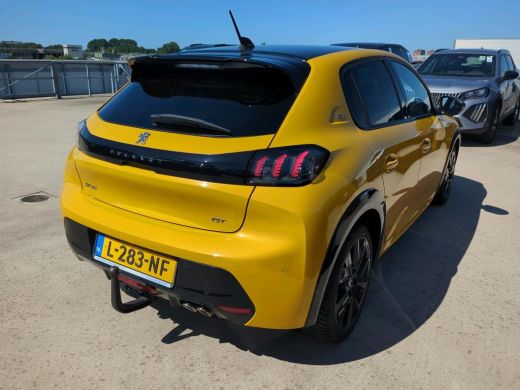 Peugeot 208 1.2 PureTech 130pk EAT8 GT Pack | Automaat | Navigatie | Camera | Alcantara | Stoelverwarming | F... ActivLease financial lease