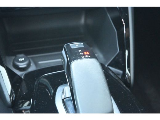 Peugeot e-208 EV GT Pack 50 kWh 3 Fase 90,5%SOH! | Panoramadak | Stoelverwarming | Adaptive Cruise | Alcantara ... ActivLease financial lease