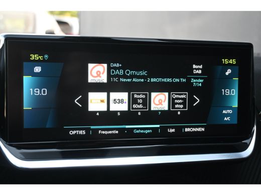 Peugeot e-208 EV GT Pack 50 kWh 3 Fase 90,5%SOH! | Panoramadak | Stoelverwarming | Adaptive Cruise | Alcantara ... ActivLease financial lease