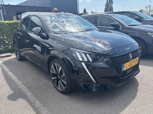 Peugeot e-208 EV GT Pack 50 kWh 3 Fase | Panoramadak | Stoelverwarming | Adaptive Cruise | Alcantara | Achterui... ActivLease financial lease