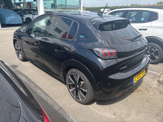 Peugeot e-208 EV GT Pack 50 kWh 3 Fase | Panoramadak | Stoelverwarming | Adaptive Cruise | Alcantara | Achterui... ActivLease financial lease