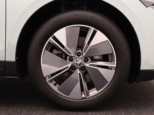 Skoda Enyaq iV 80 204 Pk | Stoel/Stuurverwarming | Camera | Adaptive Cruise | Warmtepomp | Memorie | 19 Inch ActivLease financial lease