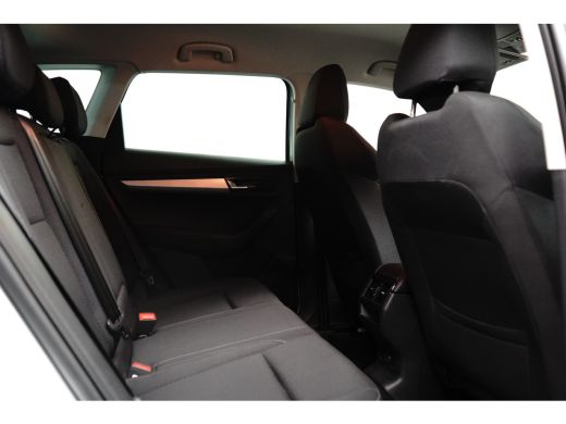 Skoda Karoq 1.5 150PK DSG Selection | Achteruitrijcamera | Climate Control | Navigatie | Stoelverwarming voor... ActivLease financial lease