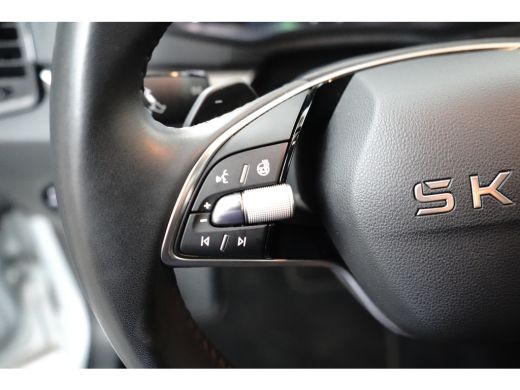 Skoda Karoq 1.5 150PK DSG Selection | Achteruitrijcamera | Climate Control | Navigatie | Stoelverwarming voor... ActivLease financial lease