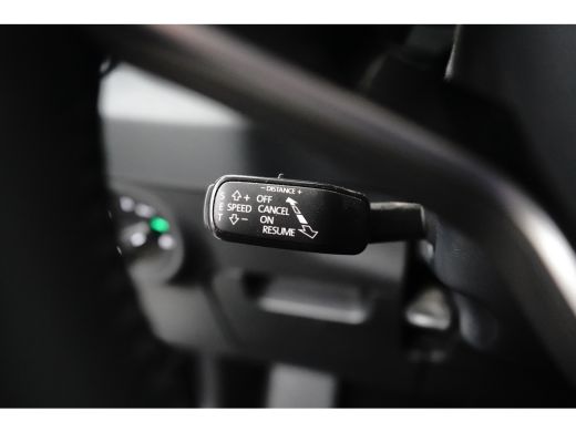 Skoda Karoq 1.5 150PK DSG Selection | Achteruitrijcamera | Climate Control | Navigatie | Stoelverwarming voor... ActivLease financial lease