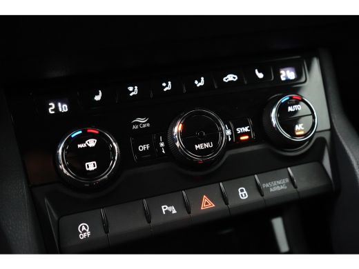 Skoda Karoq 1.5 150PK DSG Selection | Achteruitrijcamera | Climate Control | Navigatie | Stoelverwarming voor... ActivLease financial lease
