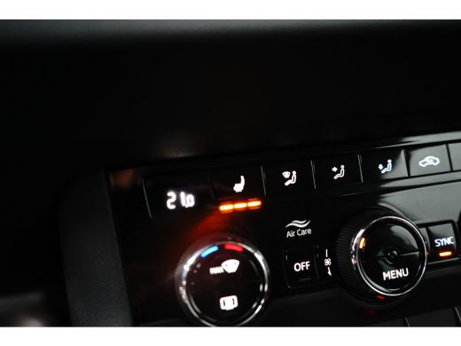 Skoda Karoq 1.5 150PK DSG Selection | Achteruitrijcamera | Climate Control | Navigatie | Stoelverwarming voor... ActivLease financial lease