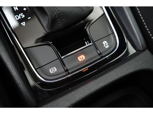 Skoda Karoq 1.5 150PK DSG Selection | Achteruitrijcamera | Climate Control | Navigatie | Stoelverwarming voor... ActivLease financial lease
