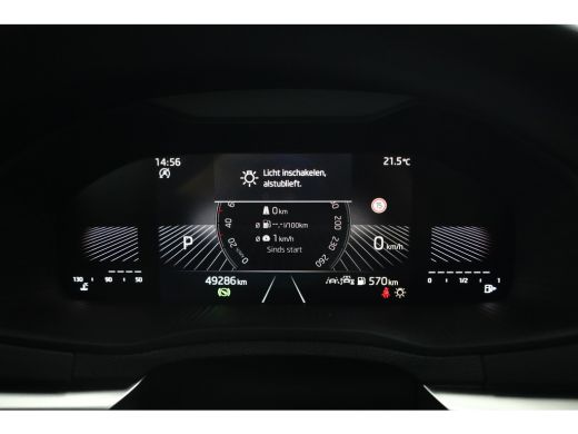 Skoda Karoq 1.5 150PK DSG Selection | Achteruitrijcamera | Climate Control | Navigatie | Stoelverwarming voor... ActivLease financial lease