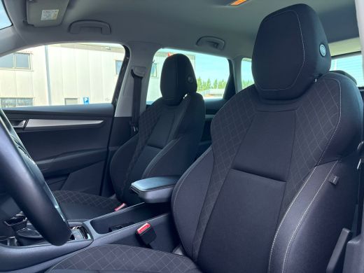 Skoda Karoq 1.5 TSI 150 pk ACT Business Edition 7-DSG | Trekhaak | Cruise control adaptief | Navigatie | ActivLease financial lease