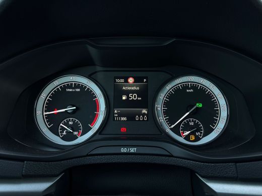 Skoda Karoq 1.5 TSI 150 pk ACT Business Edition 7-DSG | Trekhaak | Cruise control adaptief | Navigatie | ActivLease financial lease