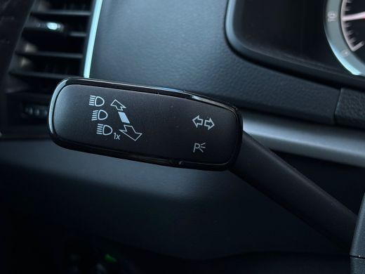 Skoda Karoq 1.5 TSI 150 pk ACT Business Edition 7-DSG | Trekhaak | Cruise control adaptief | Navigatie | ActivLease financial lease