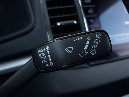 Skoda Karoq 1.5 TSI 150 pk ACT Business Edition 7-DSG | Trekhaak | Cruise control adaptief | Navigatie | ActivLease financial lease