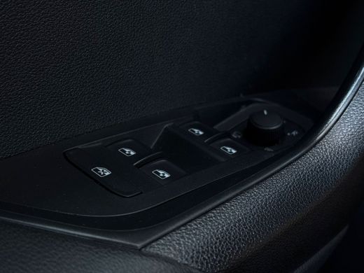 Skoda Karoq 1.5 TSI 150 pk ACT Business Edition 7-DSG | Trekhaak | Cruise control adaptief | Navigatie | ActivLease financial lease