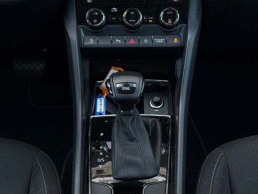Skoda Karoq 1.5 TSI 150 pk ACT Business Edition 7-DSG | Trekhaak | Cruise control adaptief | Navigatie | ActivLease financial lease