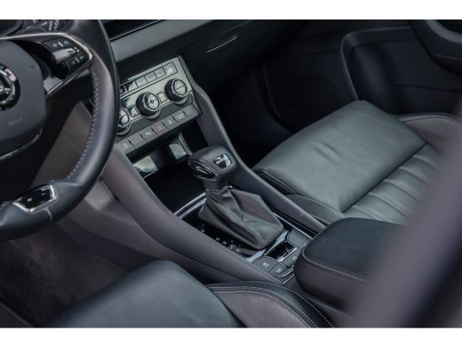 Skoda Karoq 1.5 TSI ACT Business Edition Plus | Leder | Camera | Cruise control adaptief | Stoel+stuur verwar... ActivLease financial lease
