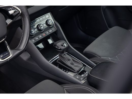 Skoda Karoq 1.5 TSI ACT Sportline Business | Trekhaak (weg-klap) | Pano-dak | 360 camera | Adap.cruise | Prem... ActivLease financial lease