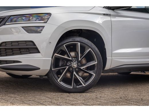 Skoda Karoq 1.5 TSI ACT Sportline Business | Trekhaak (weg-klap) | Pano-dak | 360 camera | Adap.cruise | Prem... ActivLease financial lease