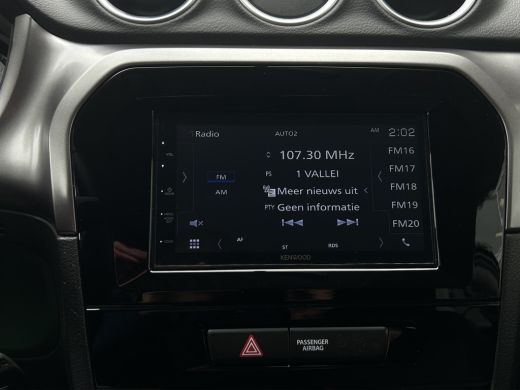 Suzuki Vitara 1.0 Boosterjet Select | Cruise Control | Camera | Stoelverwarming | CarPlay | Trekhaak | ActivLease financial lease