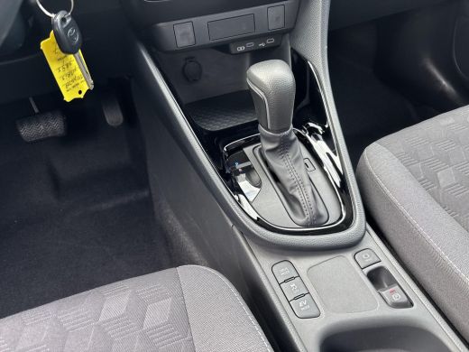 Toyota Yaris 1.5 Hybrid 115 Dynamic ActivLease financial lease