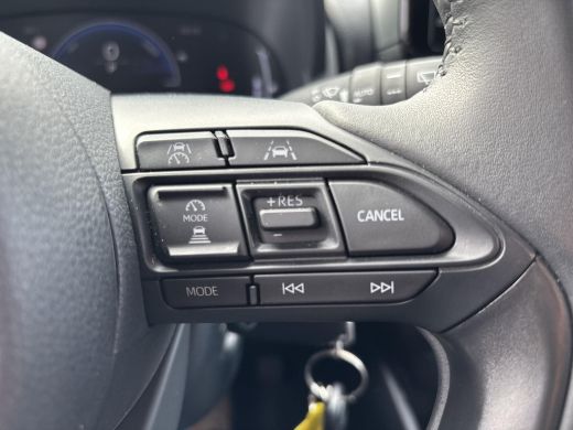 Toyota Yaris 1.5 Hybrid 115 Dynamic ActivLease financial lease
