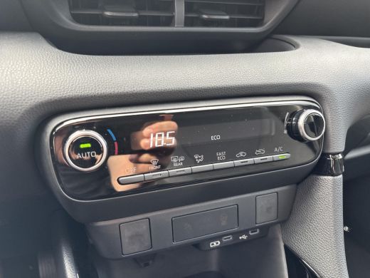 Toyota Yaris 1.5 Hybrid 115 Dynamic ActivLease financial lease