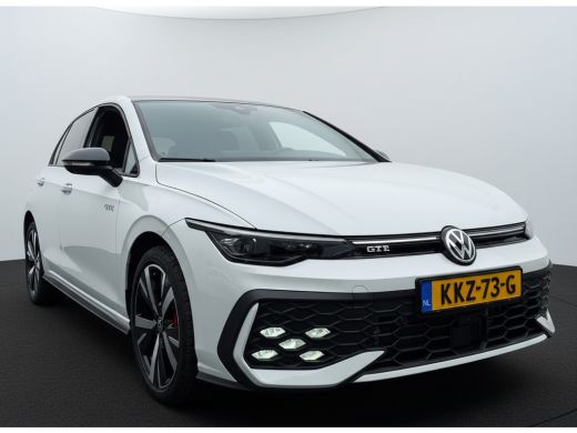 Volkswagen Golf GTE 1.5 eHybrid 272 PK HYBRID GTE-SPORT LEDER/LED-MATRIX/HEAD-UP!/18-INCH/TREKHAAK ActivLease financial lease