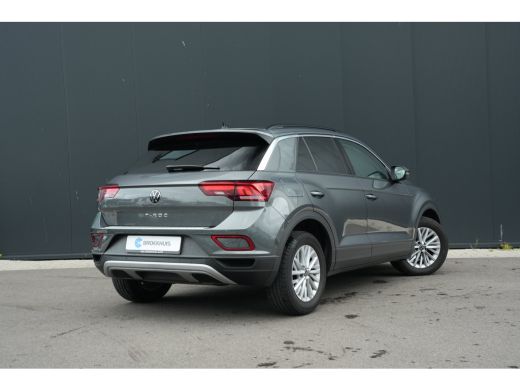 Volkswagen T-Roc 1.0 TSI 110pk Life | Trekhaak | Camera | Adaptive Cruise | Carplay | Keyless Entry & Start | 16" ActivLease financial lease