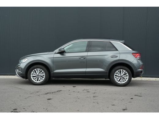 Volkswagen T-Roc 1.0 TSI 110pk Life | Trekhaak | Camera | Adaptive Cruise | Carplay | Keyless Entry & Start | 16" ActivLease financial lease