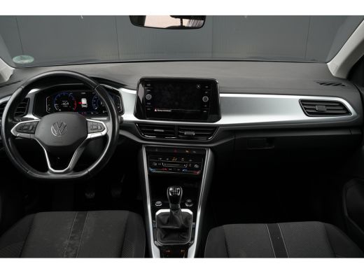 Volkswagen T-Roc 1.0 TSI 110pk Life | Trekhaak | Camera | Adaptive Cruise | Carplay | Keyless Entry & Start | 16" ActivLease financial lease