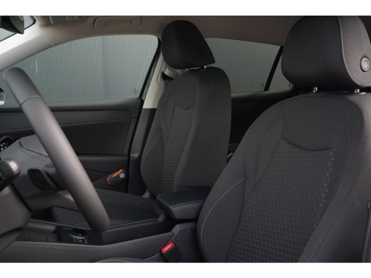 Volkswagen T-Roc Life First Edition, (2026) | 'App-Connect' draadloze smartphone integratie | Automatische afstand... ActivLease financial lease