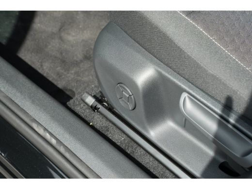 Volkswagen T-Roc Life First Edition, (2026) | 'App-Connect' draadloze smartphone integratie | Automatische afstand... ActivLease financial lease