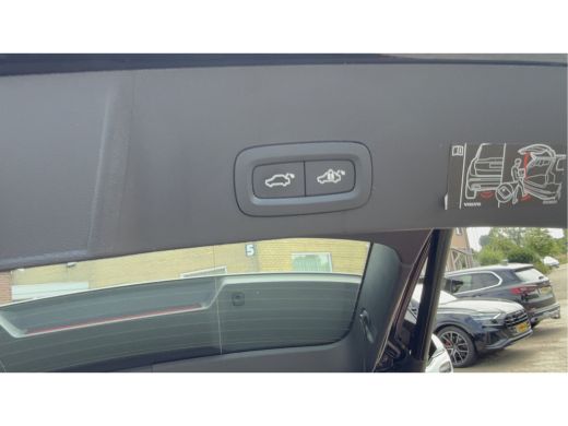 Volvo  XC40 Recharge P8 AWD R-Design SOH 92.6%, Trekhaak, Stoel/Stuurverwarming, Camera ActivLease financial lease