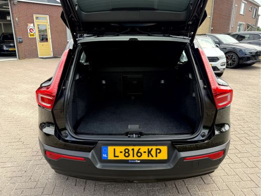 Volvo  XC40 Recharge P8 AWD R-Design SOH 92.6%, Trekhaak, Stoel/Stuurverwarming, Camera ActivLease financial lease