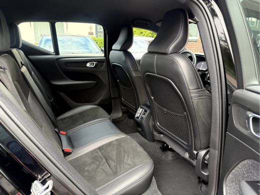 Volvo  XC40 Recharge P8 AWD R-Design SOH 92.6%, Trekhaak, Stoel/Stuurverwarming, Camera ActivLease financial lease