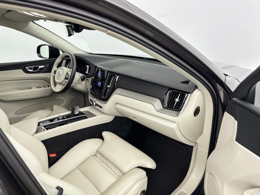 Volvo  XC60 T6 Plus Dark | 19" Allseason | Adaptieve Cruise | Panoramadak | Elektr. verst. Stoelen | Keykess ... ActivLease financial lease