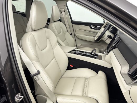 Volvo  XC60 T6 Plus Dark | 19" Allseason | Adaptieve Cruise | Panoramadak | Elektr. verst. Stoelen | Keykess ... ActivLease financial lease